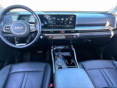 Certified 2025 Kia Sorento EX w/ Panoramic Sunroof Package image 15