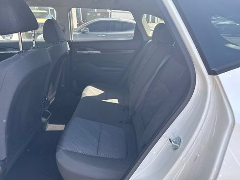 Used 2024 Kia Seltos LX AWD/4WD image 2