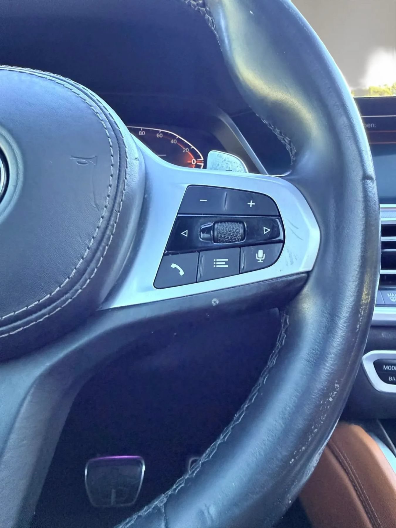 Used 2022 BMW X6 xDrive40i w/ M Sport Package AWD/4WD image 18