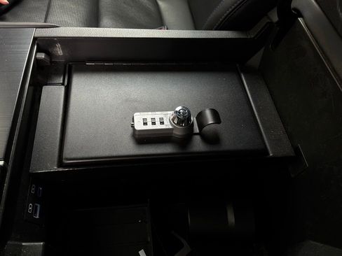 Used 2023 Toyota Tundra Platinum image 28