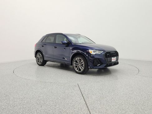 Used 2025 Audi Q3 2.0T Premium w/ Convenience Package AWD/4WD image 3