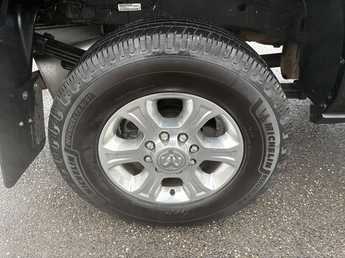 Used 2024 RAM 3500 Big Horn w/ Sport Appearance Package image 14