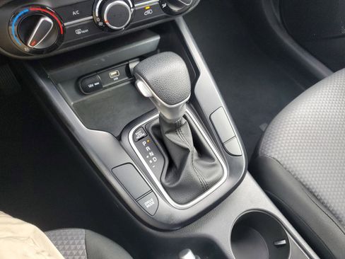 Used 2025 Kia Soul LX w/ LX Technology Package image 22