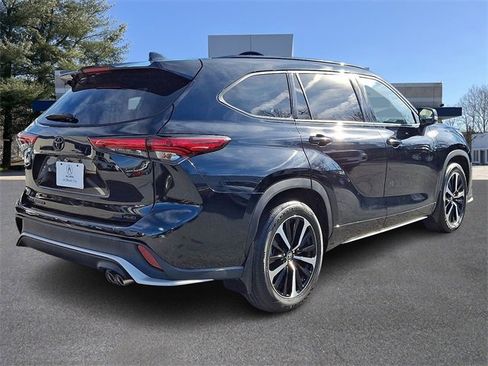 Used 2022 Toyota Highlander XSE image 6
