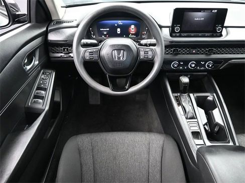 Certified 2025 Honda Accord LX image 9