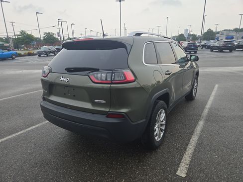 Used 2019 Jeep Cherokee Latitude w/ Popular Appearance Group AWD/4WD image 5