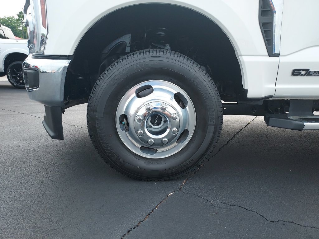 Used 2025 Ford F350 Lariat w/ Chrome Package AWD/4WD image 10