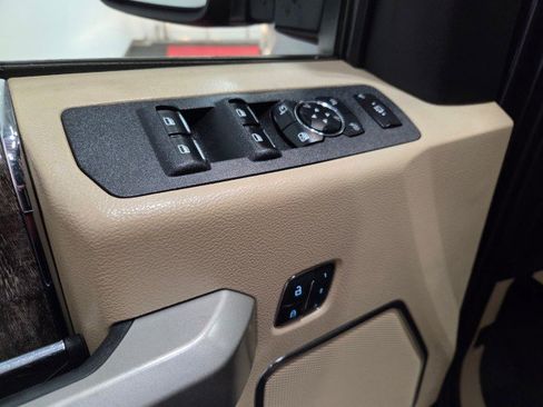 Used 2017 Ford F250 Lariat w/ Chrome Package image 34