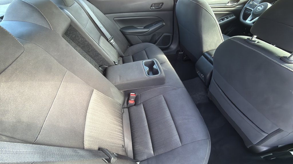 Used 2025 Nissan Altima 2.5 SV FWD image 12
