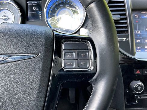 Used 2014 Chrysler 300 S RWD image 30