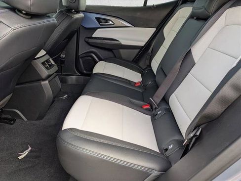 New 2026 Chevrolet Equinox EV LT image 15