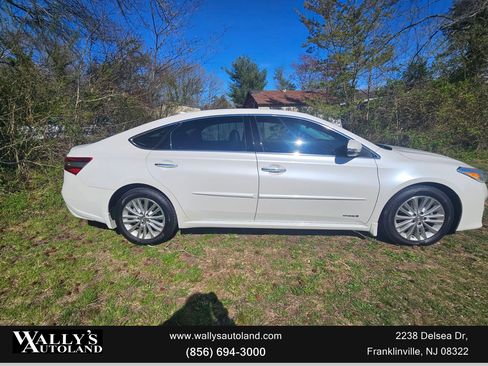 Used 2015 Toyota Avalon Limited image 10