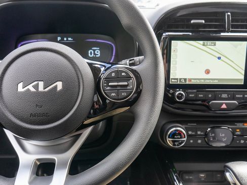 Used 2025 Kia Soul S image 19