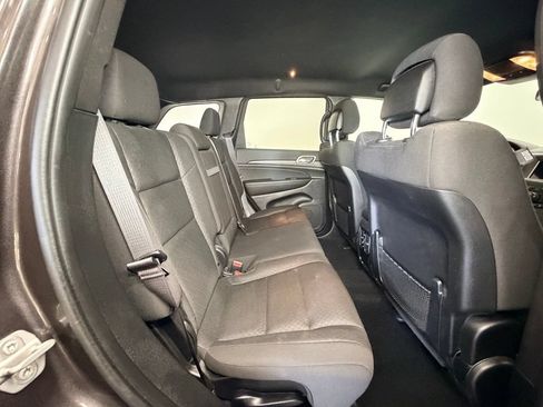 Used 2021 Jeep Grand Cherokee Laredo AWD/4WD image 8