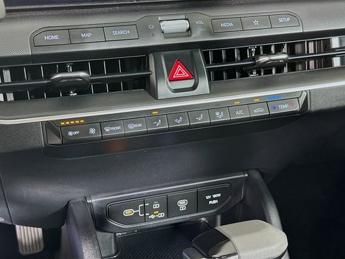 Used 2025 Kia K4 LXS image 23