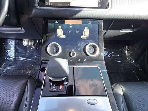 Used 2021 Land Rover Range Rover Velar R-Dynamic S image 26