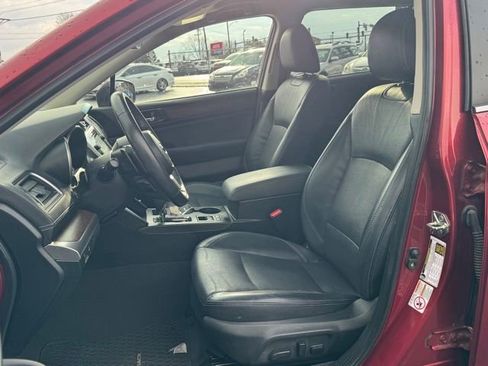 Used 2018 Subaru Outback 2.5i Limited image 12