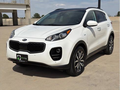 Used 2018 Kia Sportage EX w/ EX Technology Package image 3