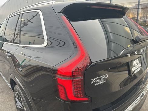 Used 2025 Volvo XC90 B5 Plus image 10