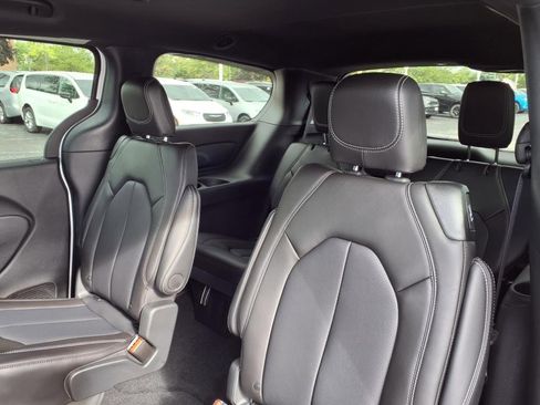 New 2026 Chrysler Voyager LX image 11