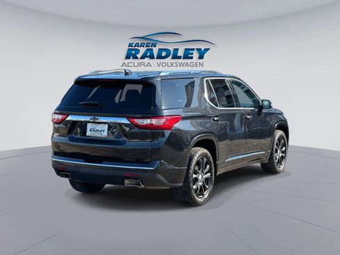 Used 2019 Chevrolet Traverse Premier image 2