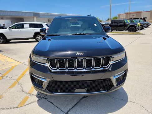 Used 2025 Jeep Grand Cherokee Limited w/ Luxury Tech Group II RWD image 8