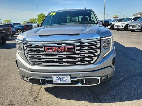 Used 2024 GMC Sierra 1500 Denali w/ Technology Package AWD/4WD image 2