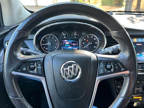 Used 2020 Buick Encore Preferred image 22