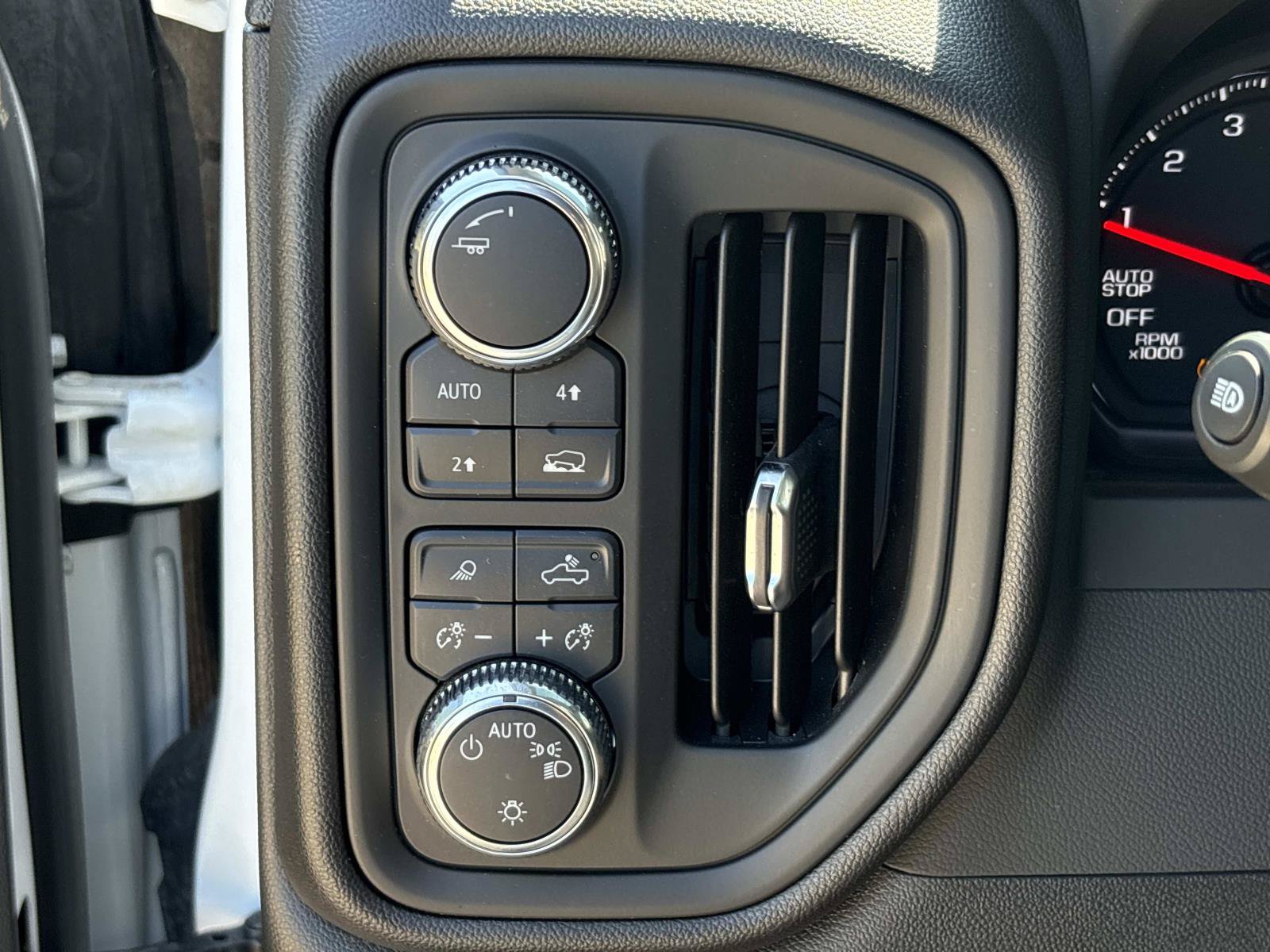 Used 2024 GMC Sierra 1500 Pro w/ Pro Value Package AWD/4WD image 17