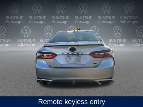 Used 2022 Toyota Camry SE image 4