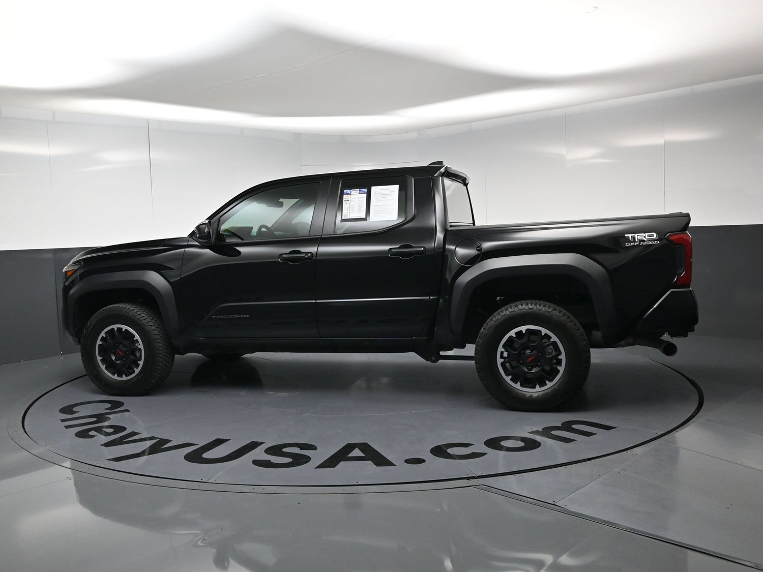 Used 2024 Toyota Tacoma TRD Off-Road AWD/4WD image 6