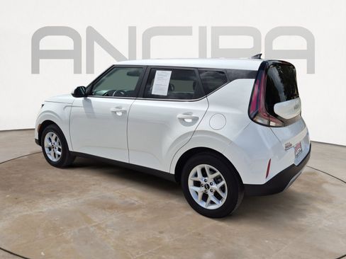 Used 2025 Kia Soul LX w/ LX Technology Package FWD image 8