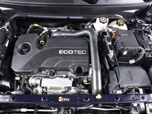 Used 2021 Chevrolet Equinox LS image 37