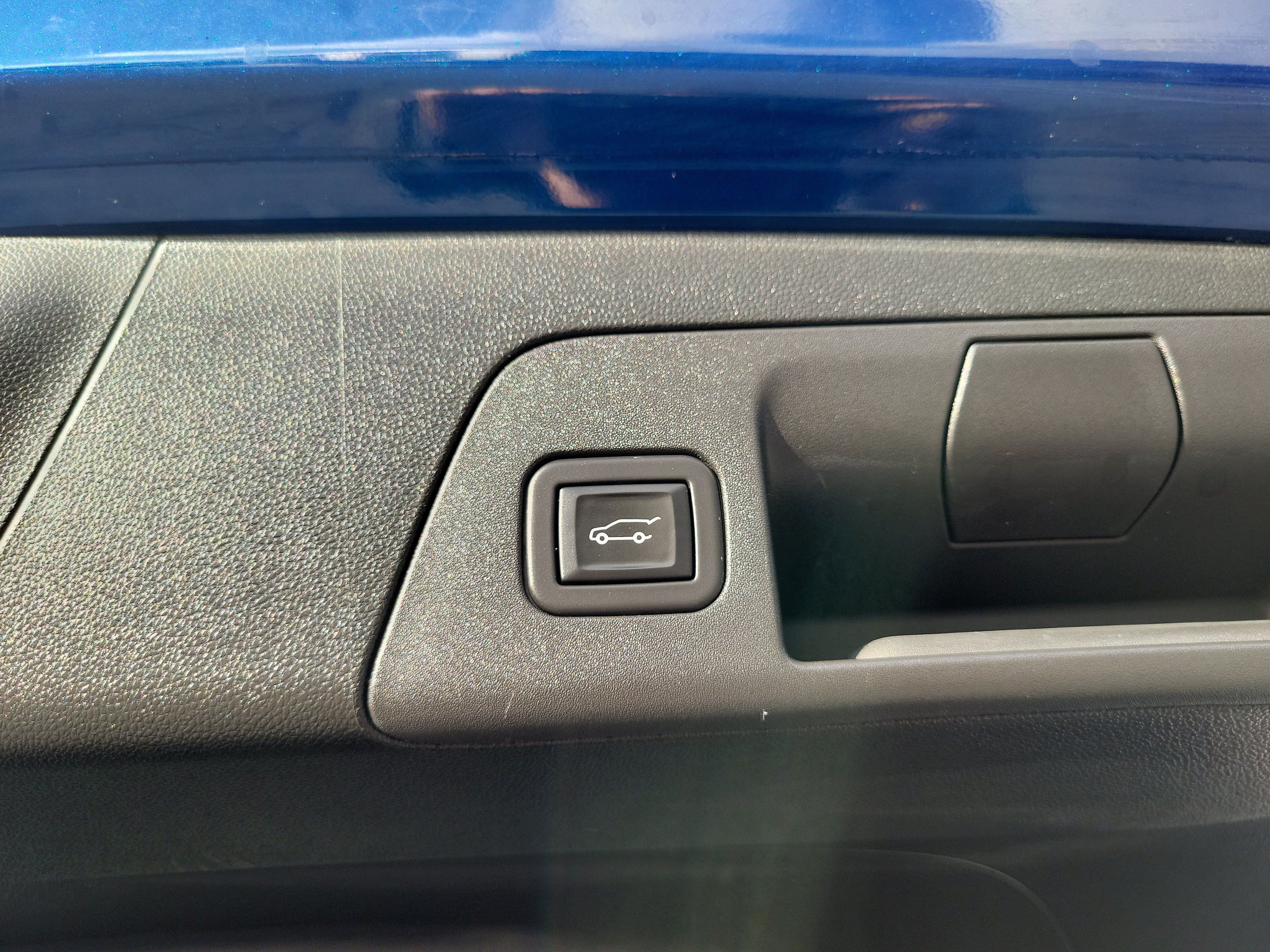 Used 2023 Buick Envision Essence FWD image 17