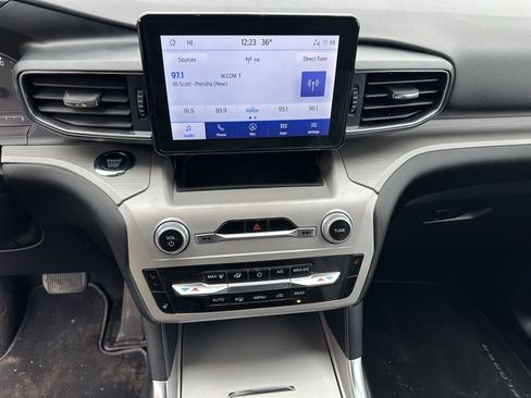 Used 2023 Ford Explorer XLT w/ Equipment Group 202A image 30