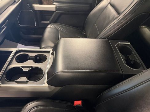 Used 2019 Ford F250 Lariat w/ Chrome Package image 22