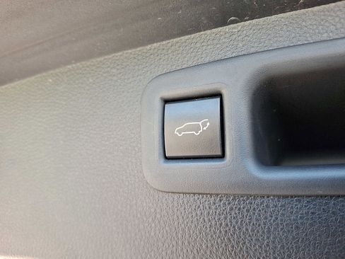 Used 2022 Toyota Highlander XLE image 30