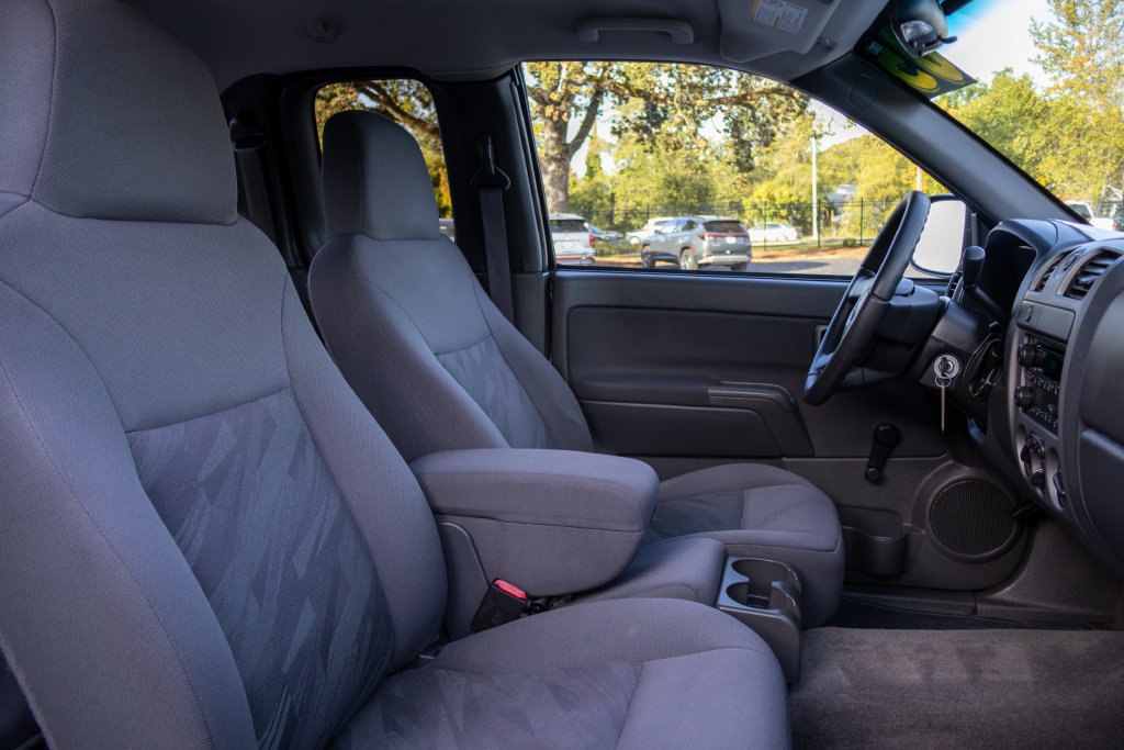 Used 2005 Chevrolet Colorado LS RWD image 12