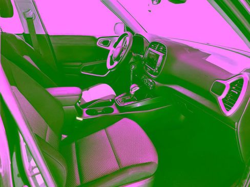 Used 2025 Kia Soul LX FWD image 15