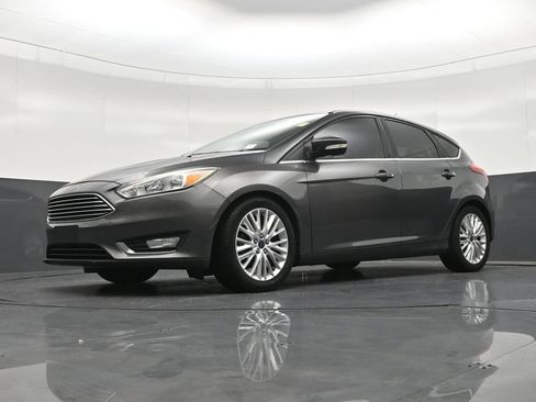 Used 2018 Ford Focus Titanium FWD image 23