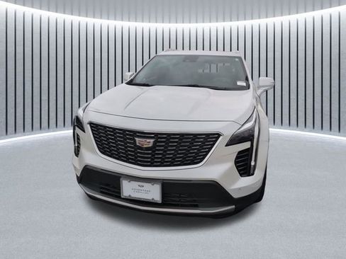 Used 2023 Cadillac XT4 Premium Luxury w/ Technology Package AWD/4WD image 17