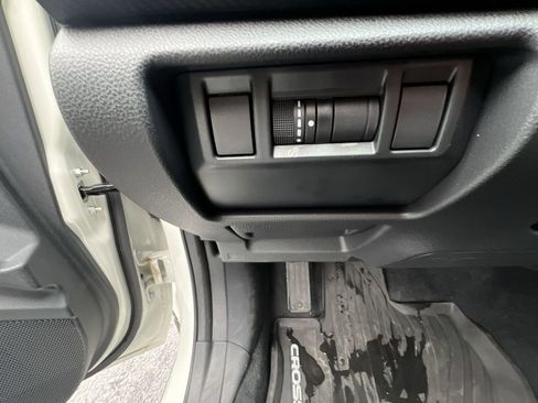Certified 2025 Subaru Crosstrek 2.0i Premium image 17