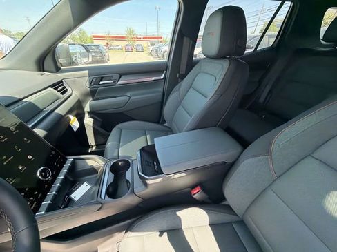 New 2026 GMC Terrain AT4 w/ Technology Package II AWD/4WD image 17