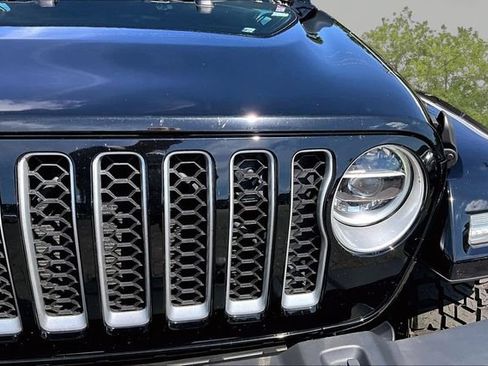 Used 2021 Jeep Wrangler Unlimited Sahara w/ Cold Weather Group AWD/4WD image 25