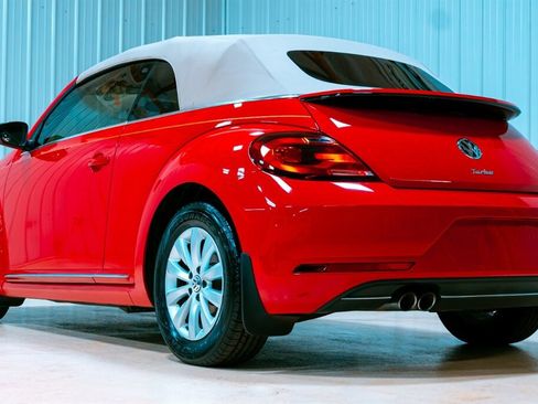 Used 2018 Volkswagen Beetle 2.0T S image 5