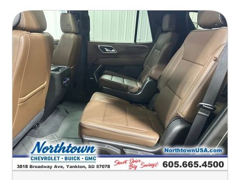 Used 2021 Chevrolet Tahoe High Country w/ Premium Package AWD/4WD image 28