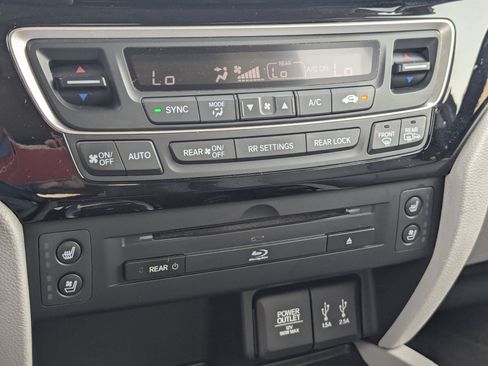 Used 2016 Honda Pilot Elite image 27
