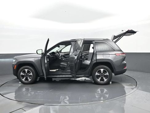 Used 2023 Jeep Grand Cherokee 4WD 4xe w/ Luxury Tech Group II image 33
