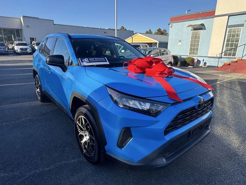 Used 2019 Toyota RAV4 LE image 8