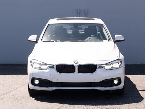 Used 2018 BMW 320i xDrive Sedan w/ Convenience Package AWD/4WD image 20